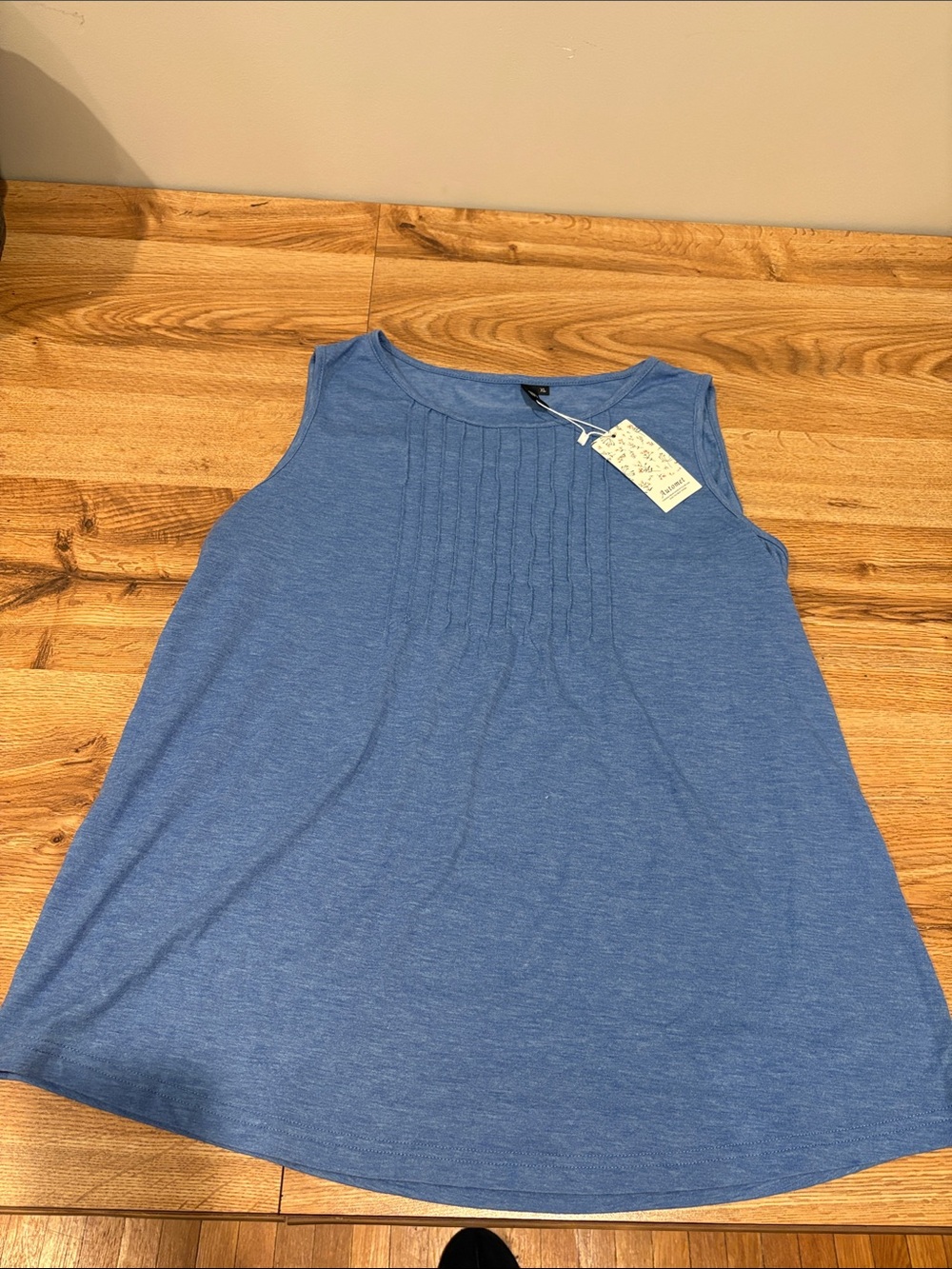Pintuck Sleeveless Tank Top in Blue